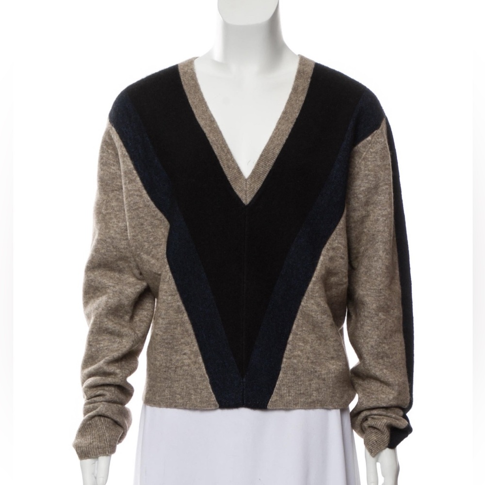 Veronica Beard Taupe V-Neck Sweater with Black & Navy Chevron